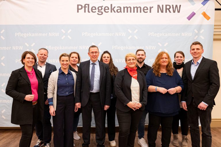 2023-02-24_Vorstand-komplett-scaled.jpg.pagespeed.ce.TwjVIAvRmz